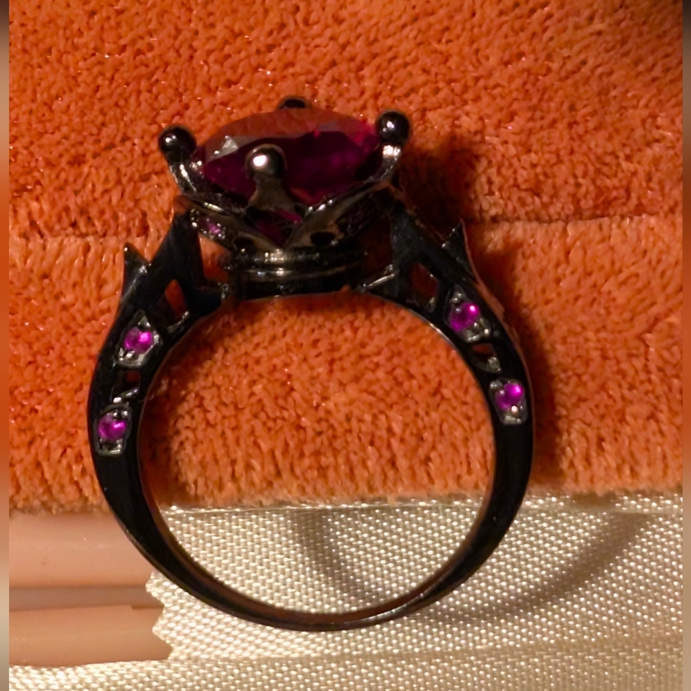 Unique Solitaire Black Gold Ruby Gemstone Ring 7 - image 4